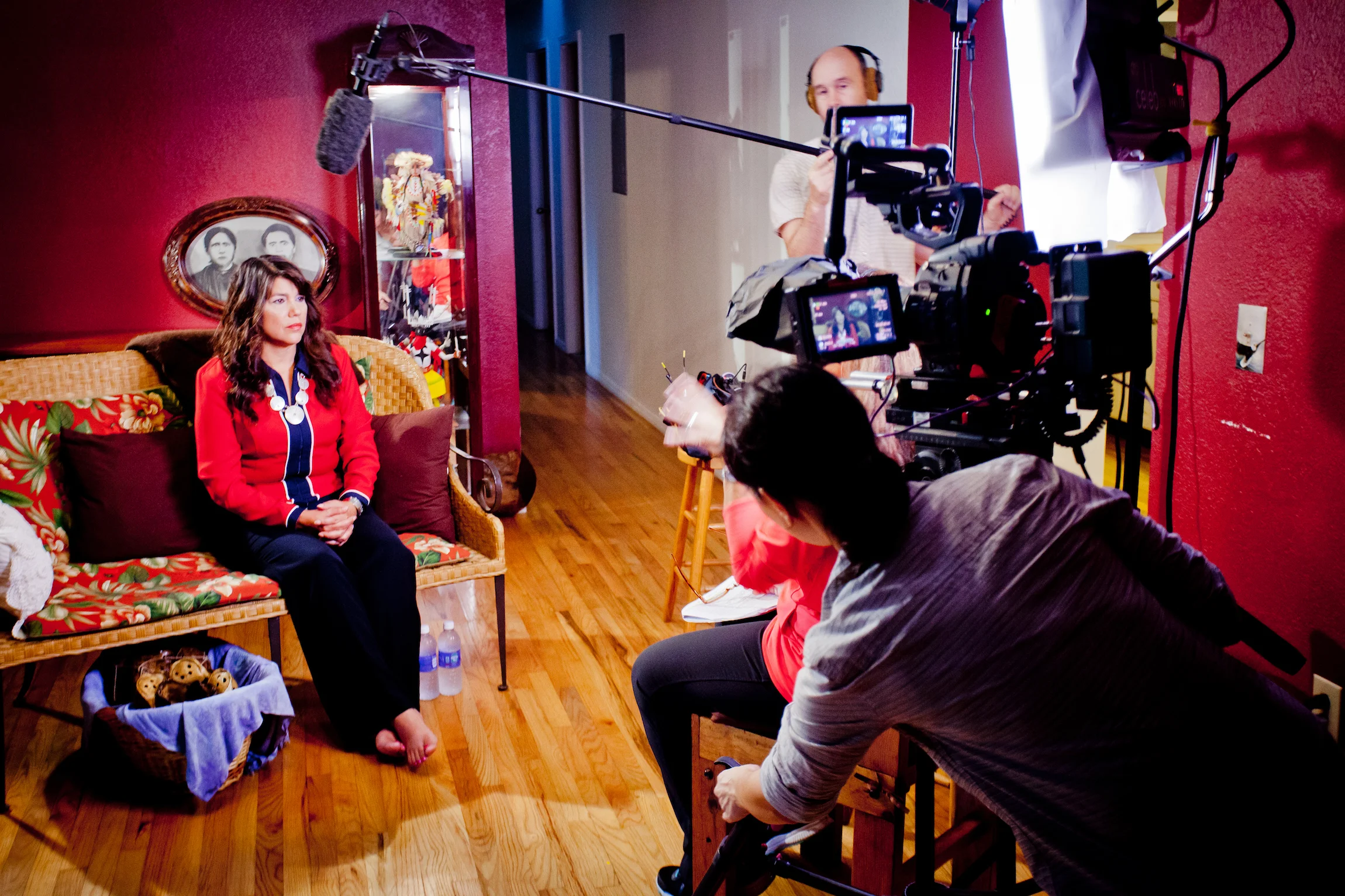 On location in Oklahoma, the Mankiller crew interviews Felicia Olaya, Wilma’s daughter, at the Mankiller home.
