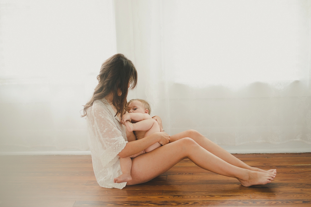 Mommy-Boudoir-Session-with-Baby-088_blog.jpg