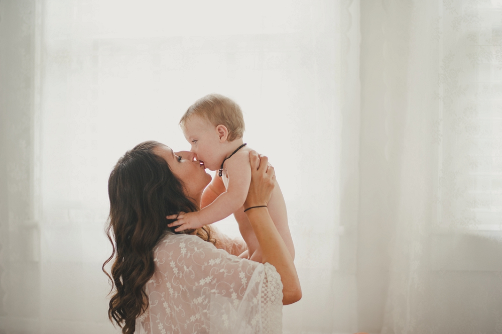 Mommy-boudoir-session-with-baby-Nichole&Liam-26_blog.jpg