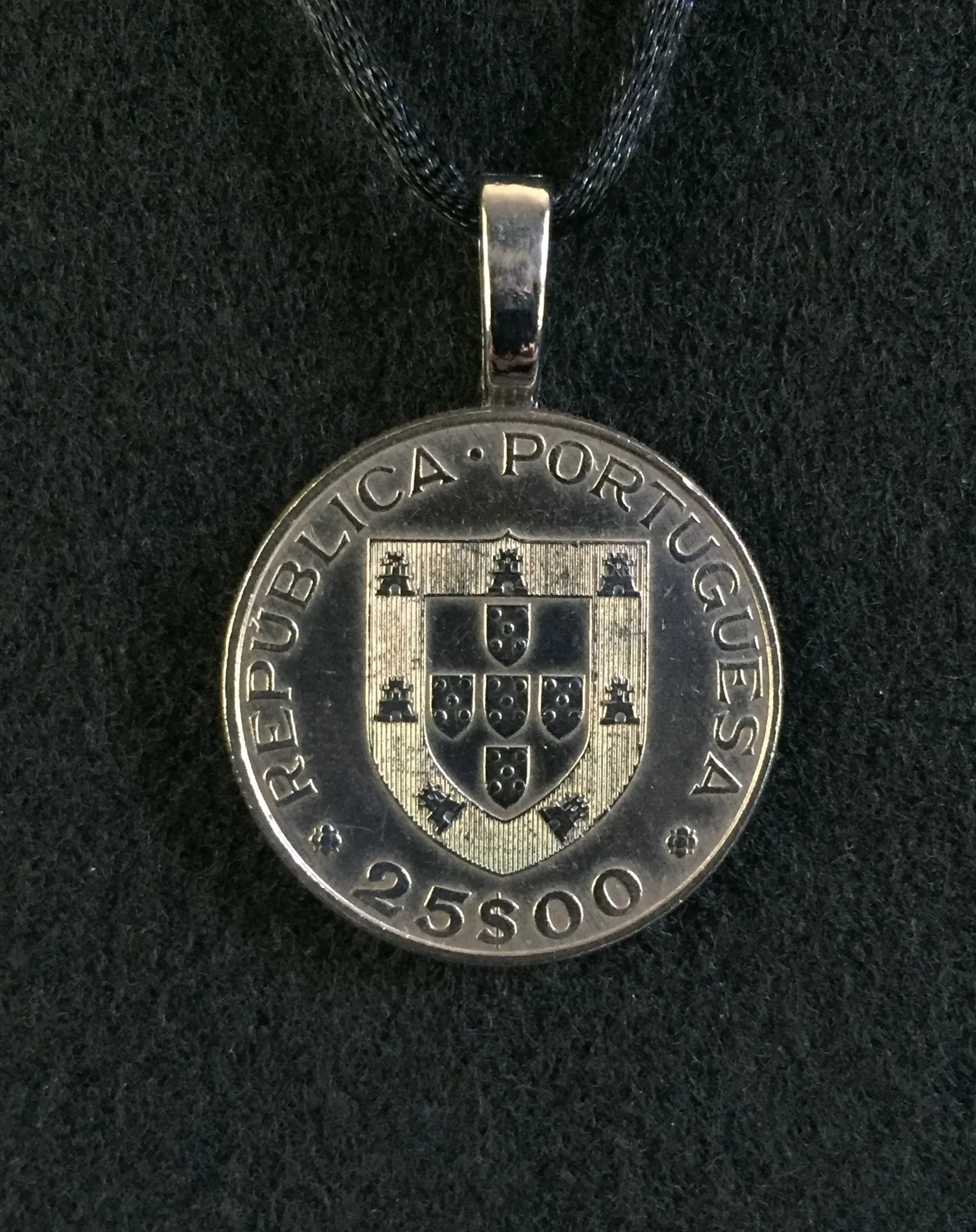 Portugal Crest.JPG