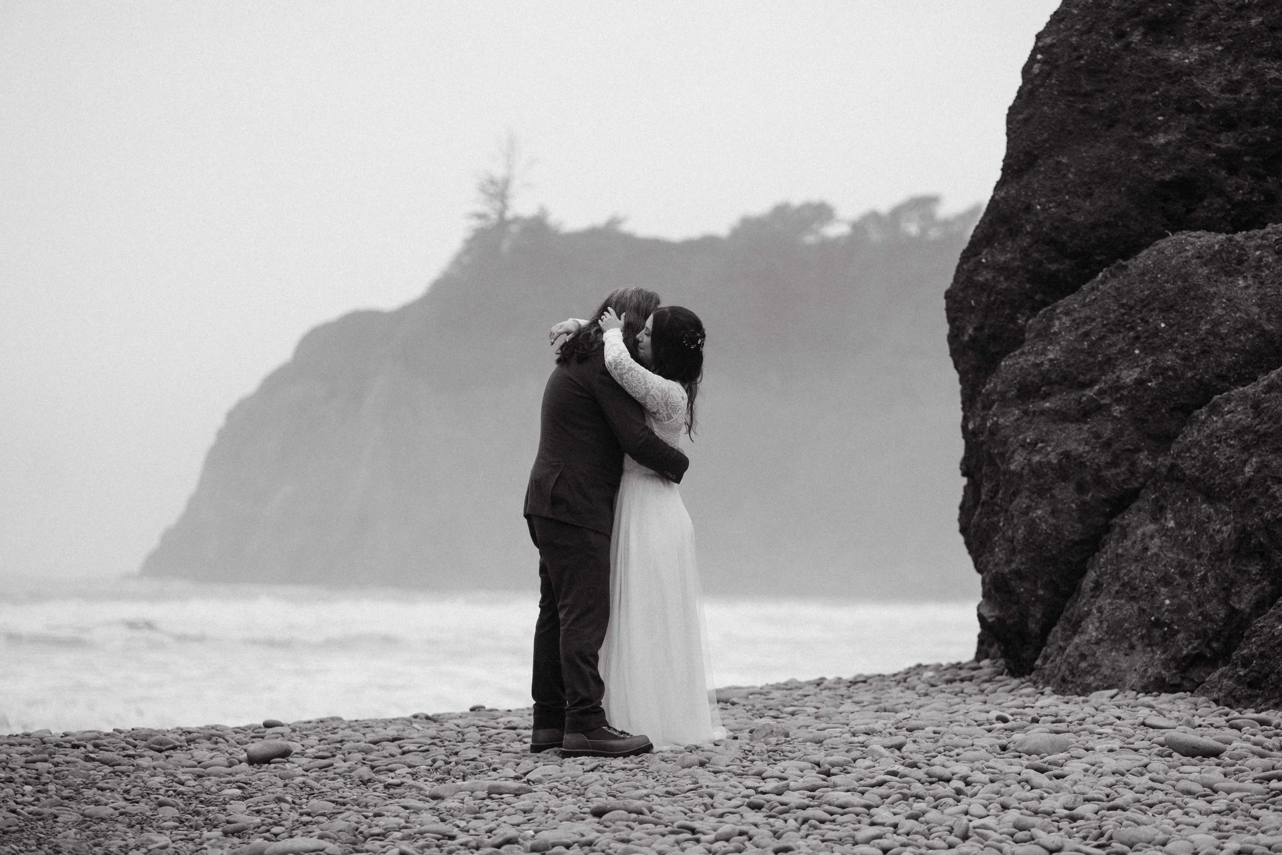 chrissy-ed-olympic-elopement-636.jpg