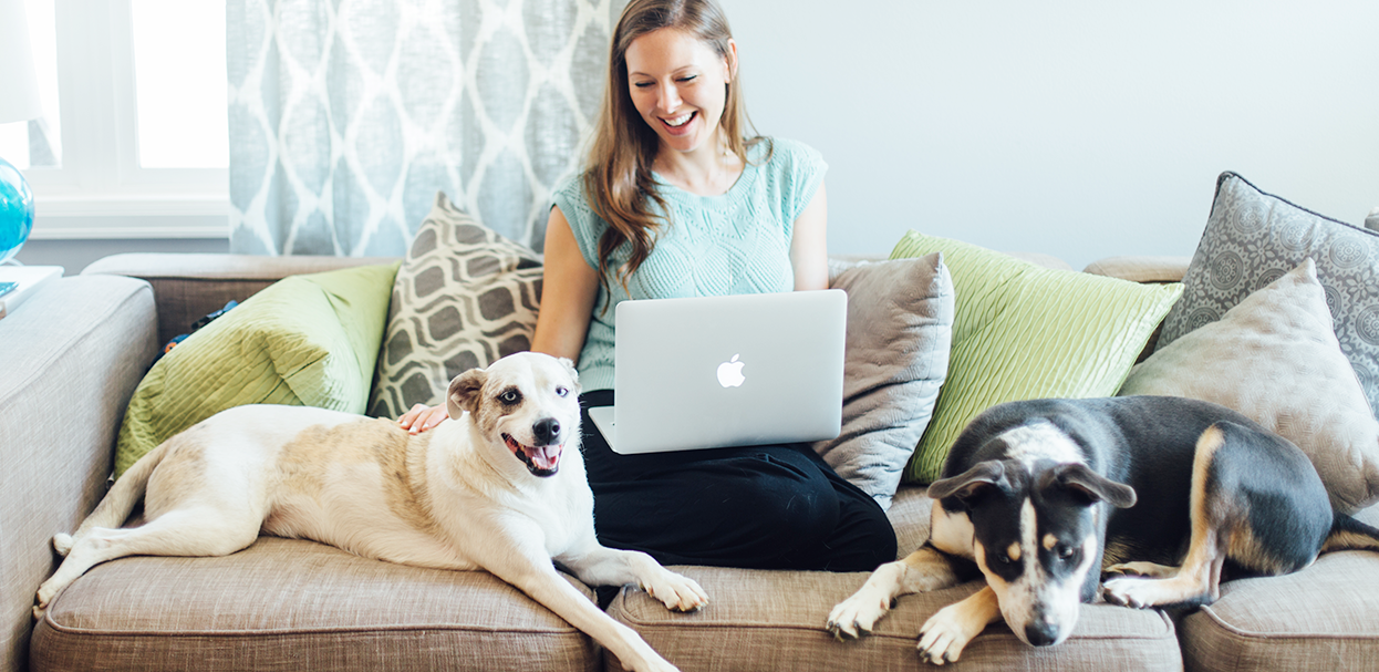 about-courtney-oliver-freelance-graphic-web-designer.png