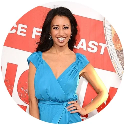 Blurb_Helenna_Santos_Round.jpg