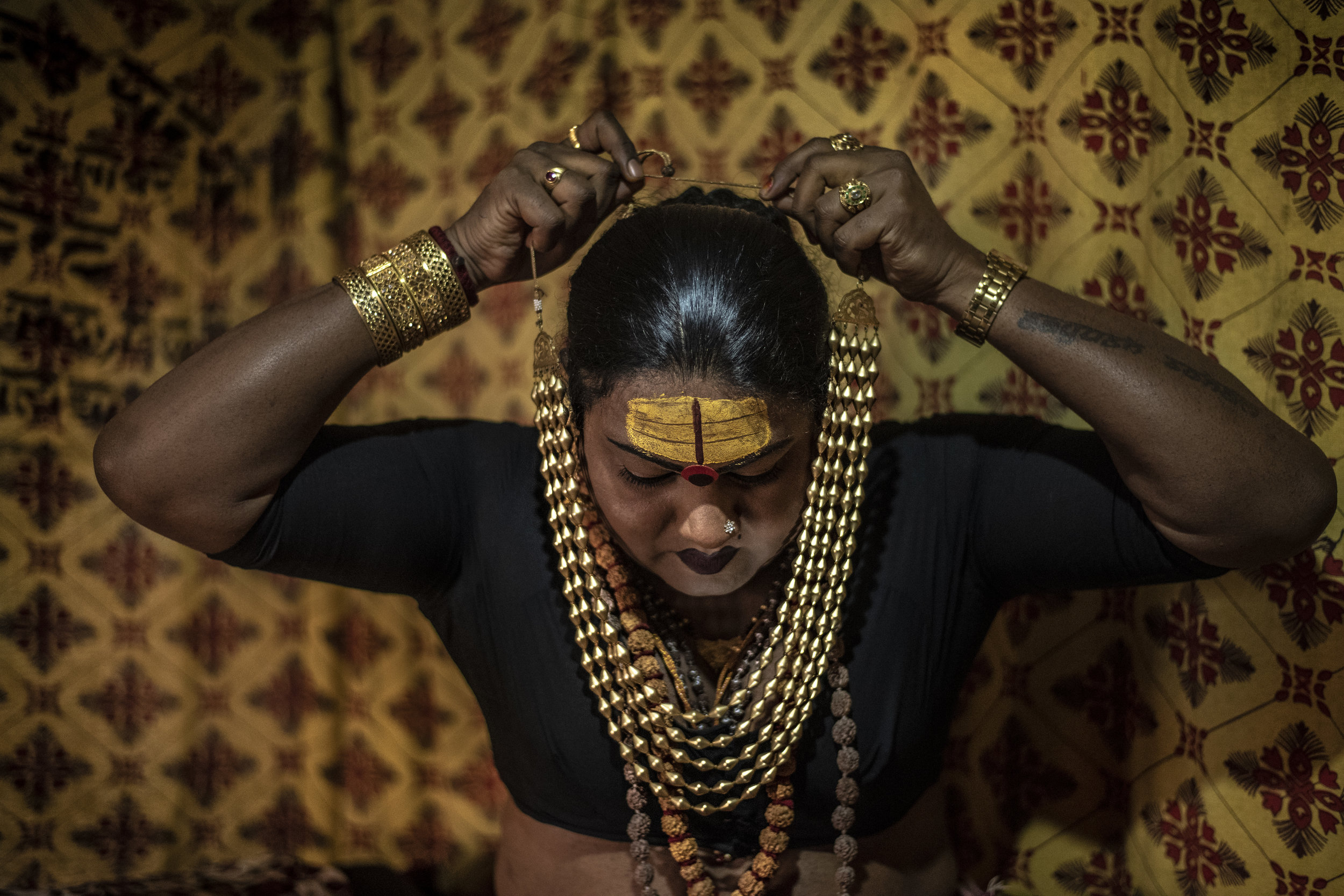  Mayuri Ma belongs to a sect of transgender Sadhus known within Hinduism as the Kinnar Akada. Like many transgenders in India, she faced the persistent and malicious discrimination that often led others to begging and prostitution. Her strength and a