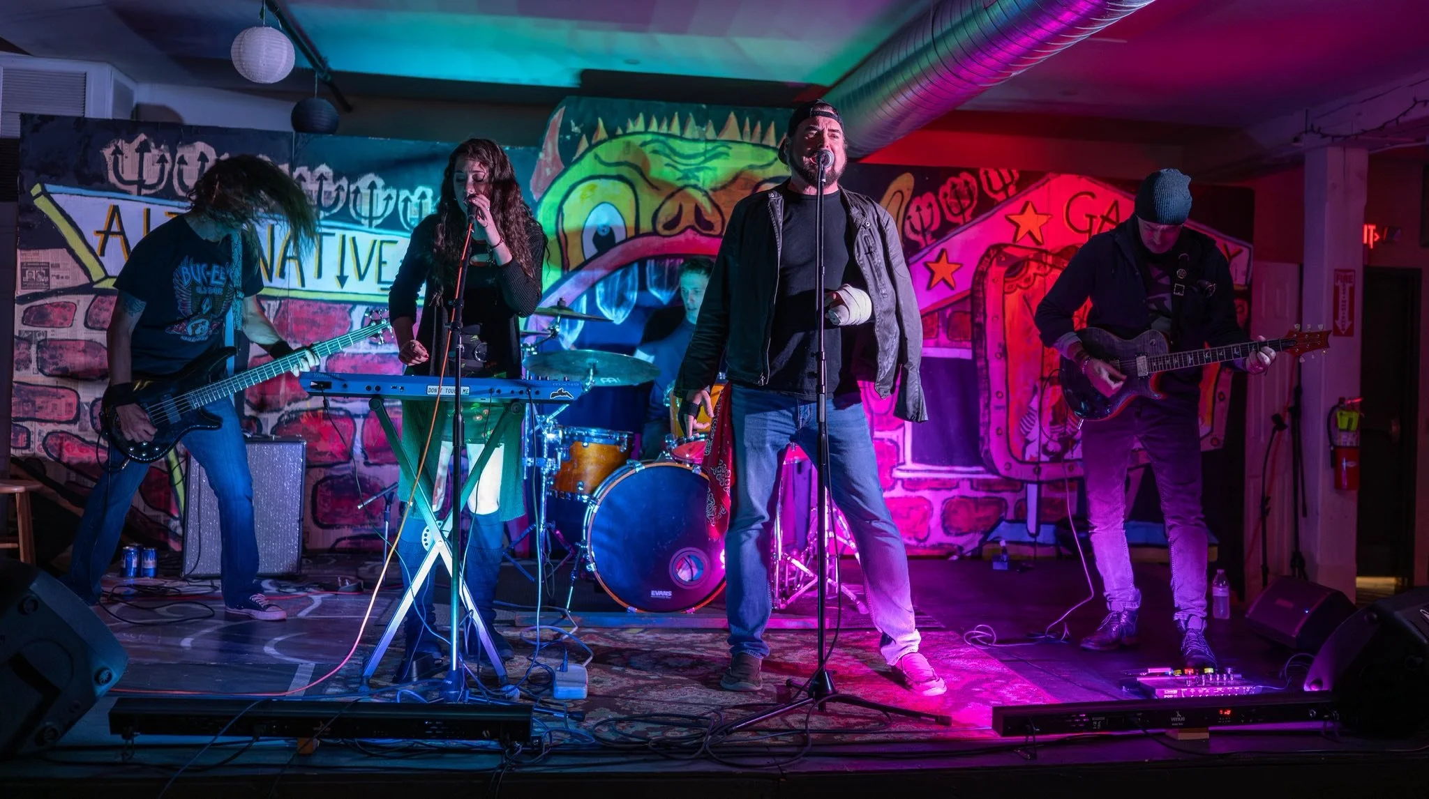 ROI AND THE SECRET PEOPLE