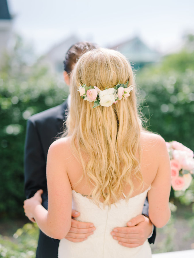 Pink and white floral comb