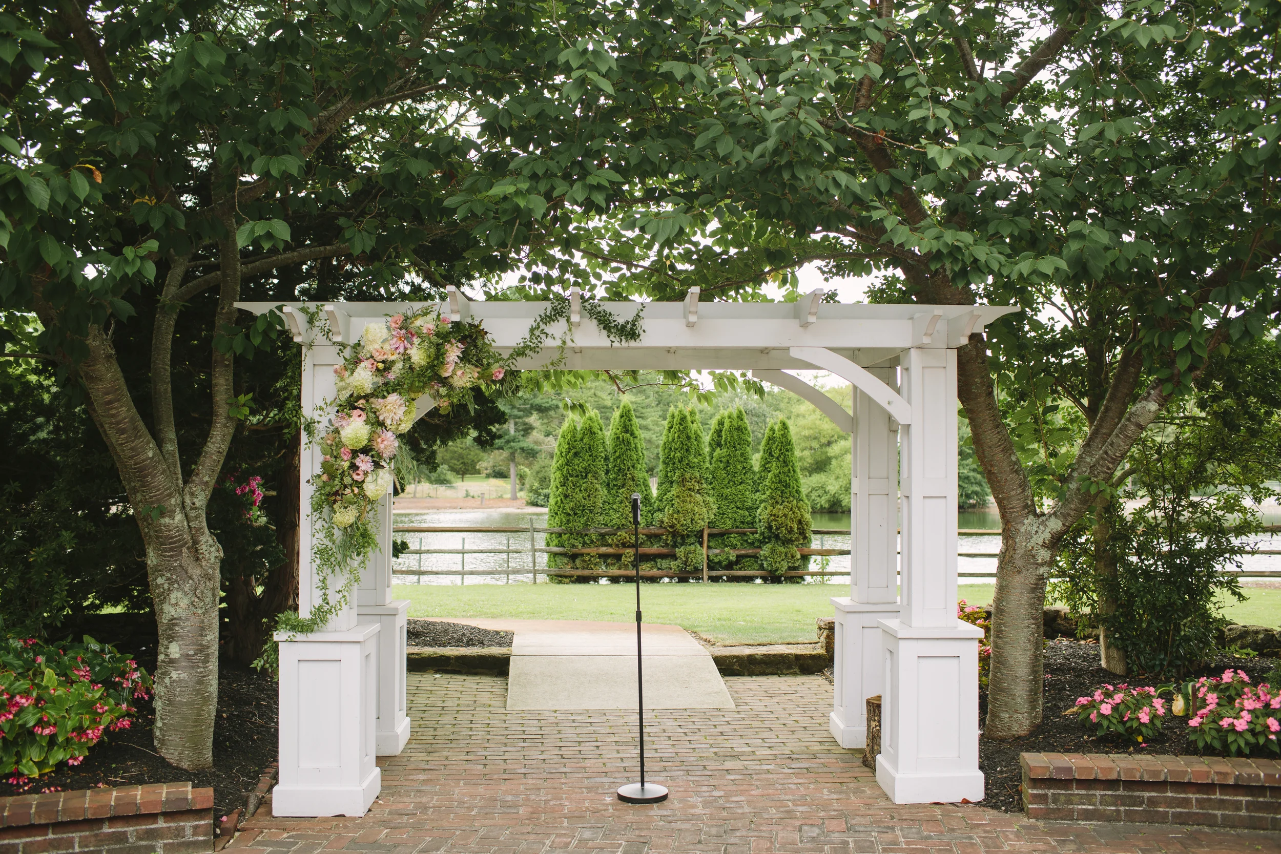 Saltwater Studios : The Historic Smithville Inn