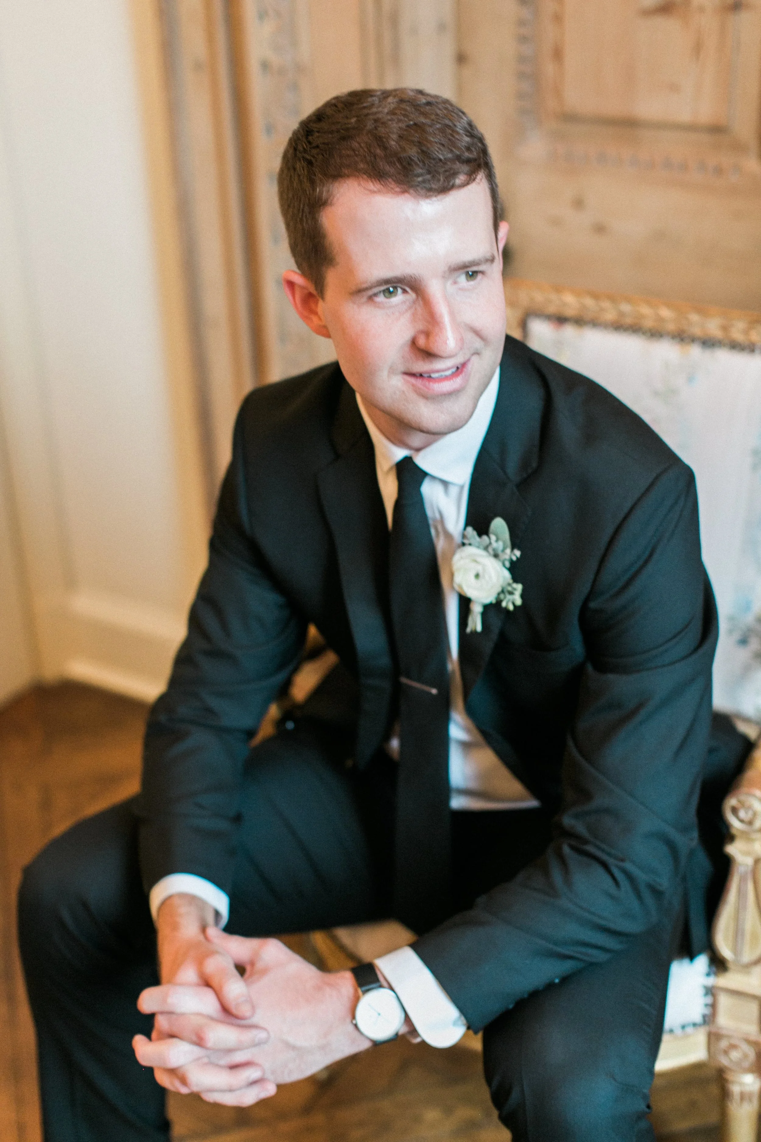 Steven's bout was made with a simple white ranunculus and touches of seeded euc. 