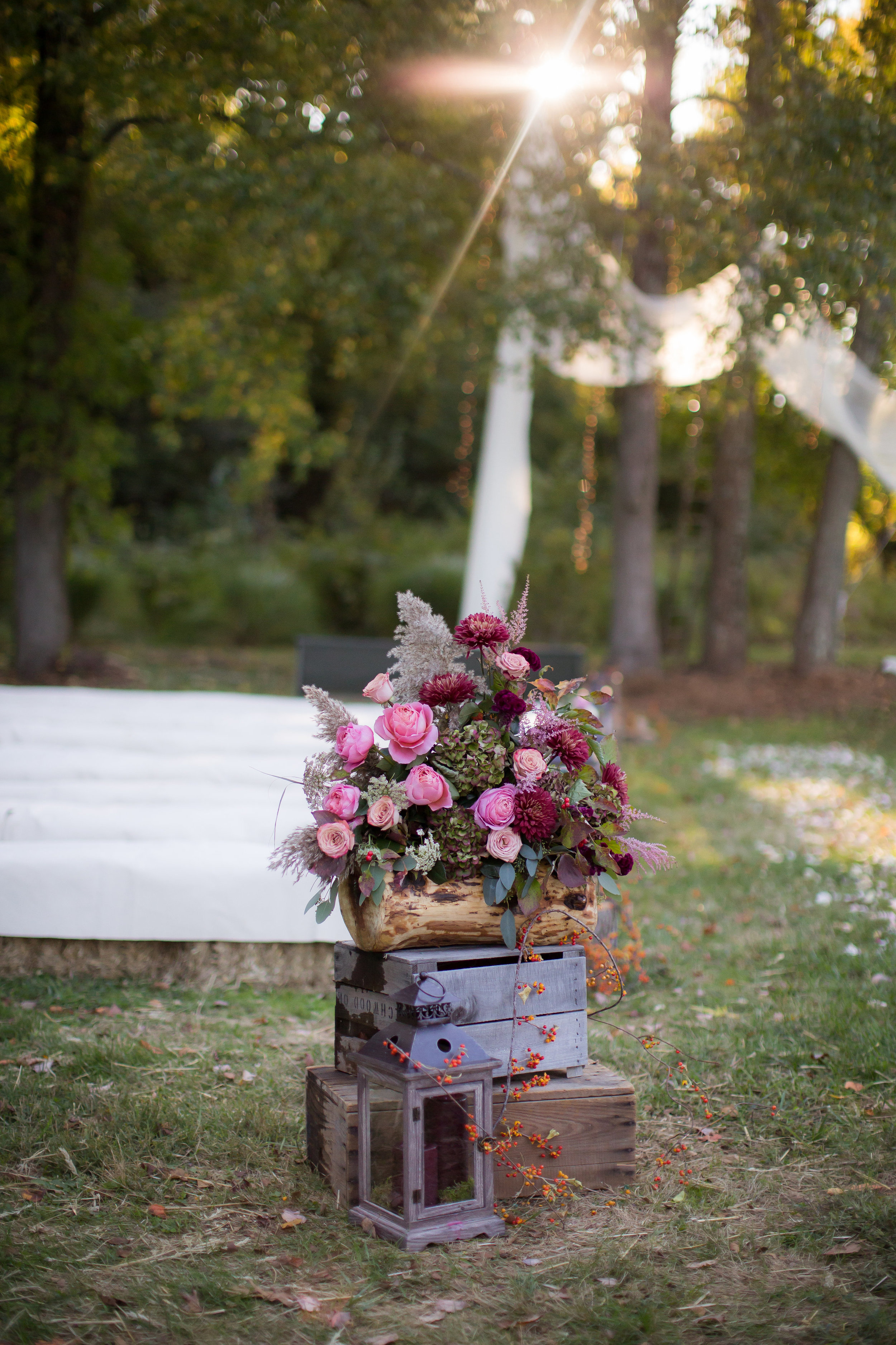 Rustic Fall aisle arrangement on wooden pallets