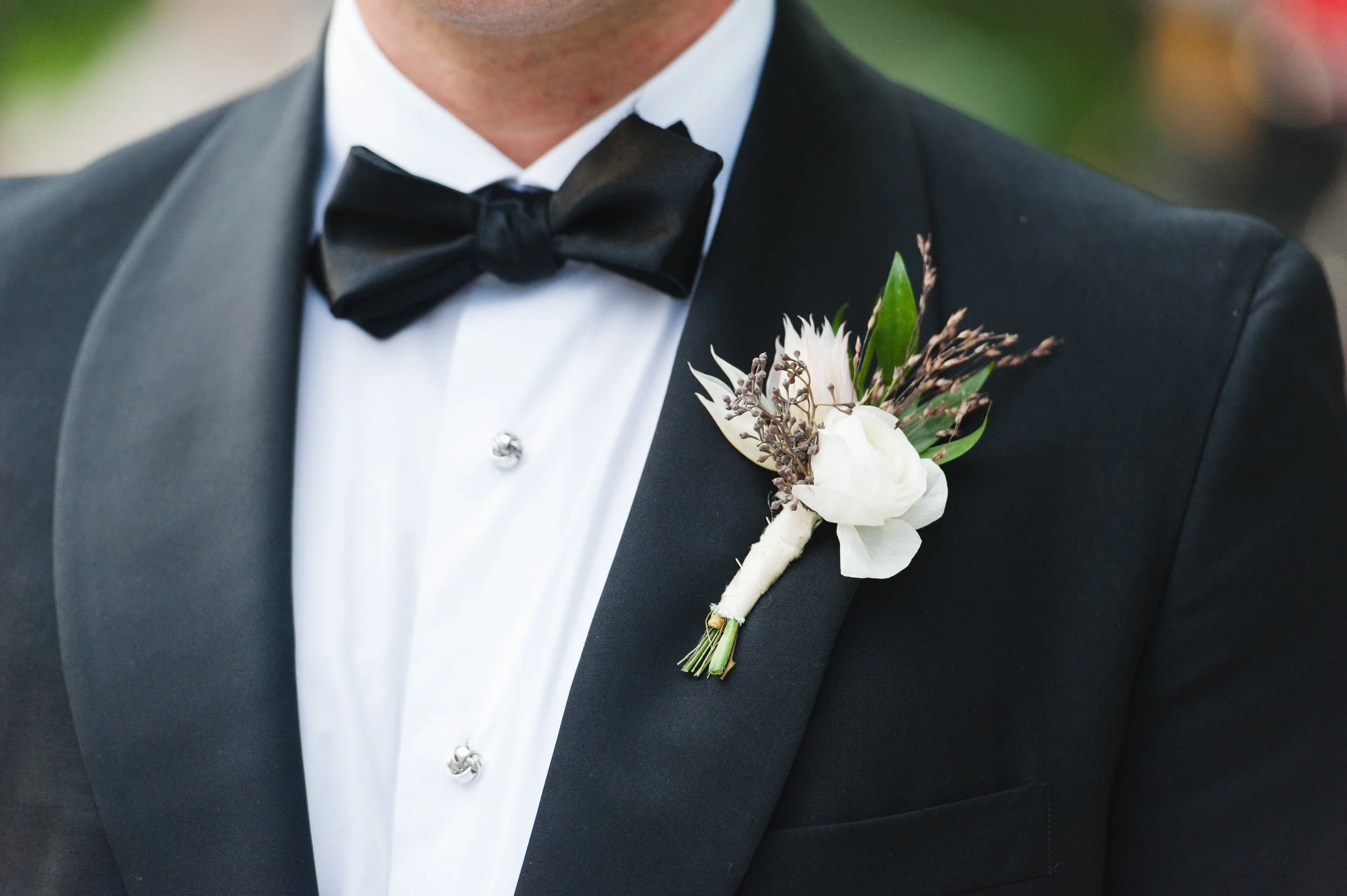 groom's boutonniere