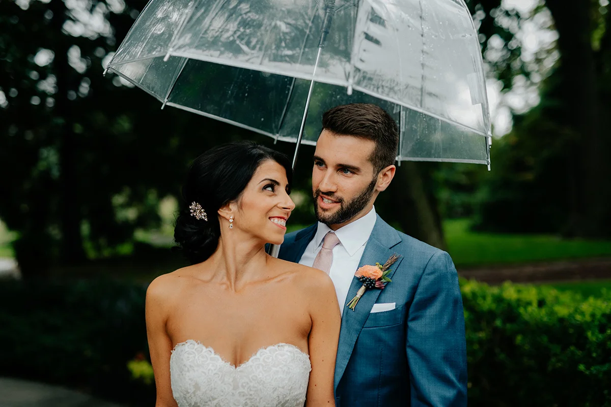 bride and groom at knowlton mansion