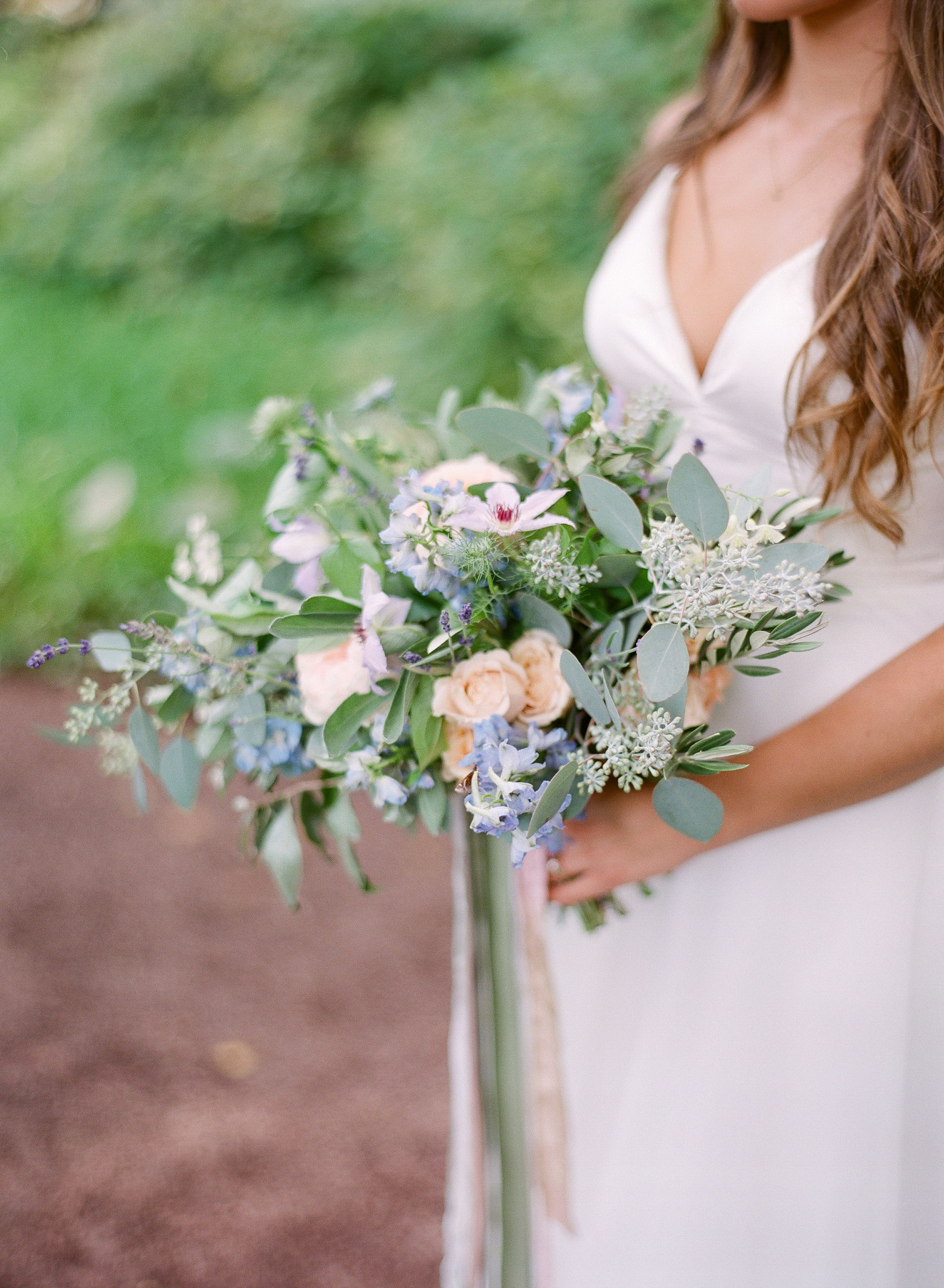 natural spring bridal bouquet