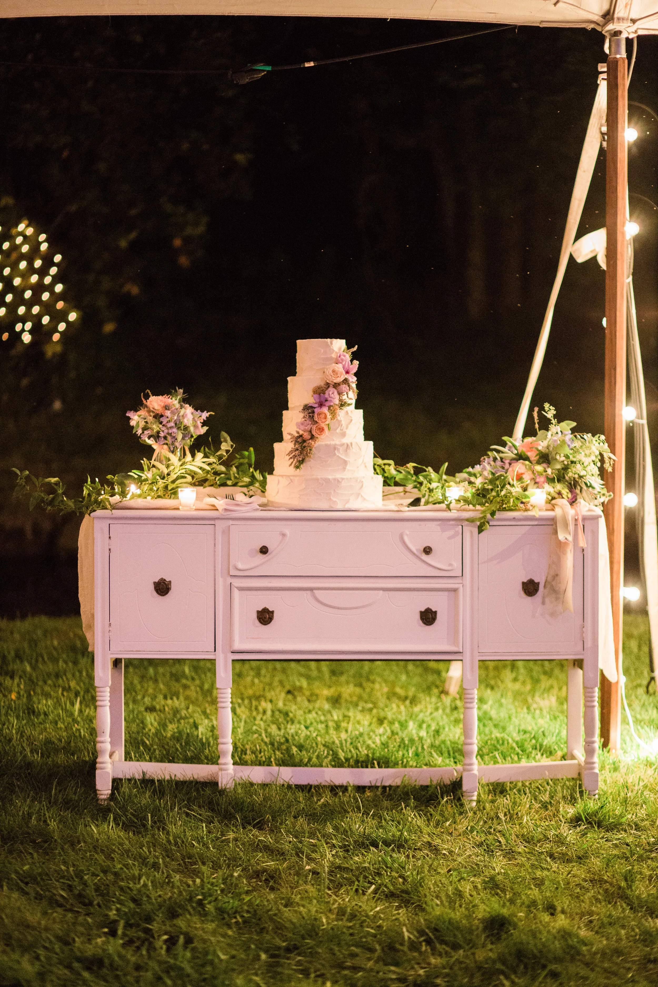 garden cake display