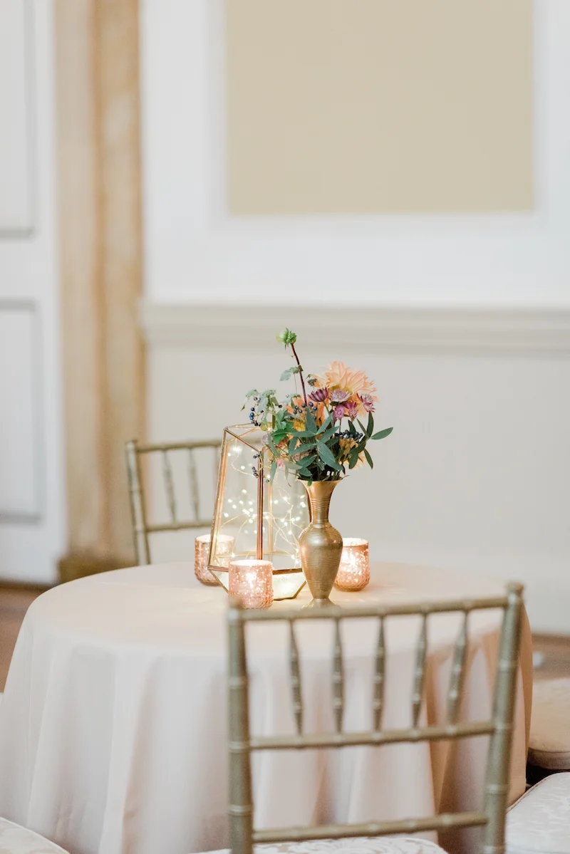 pretty centerpiece with rose gold accents