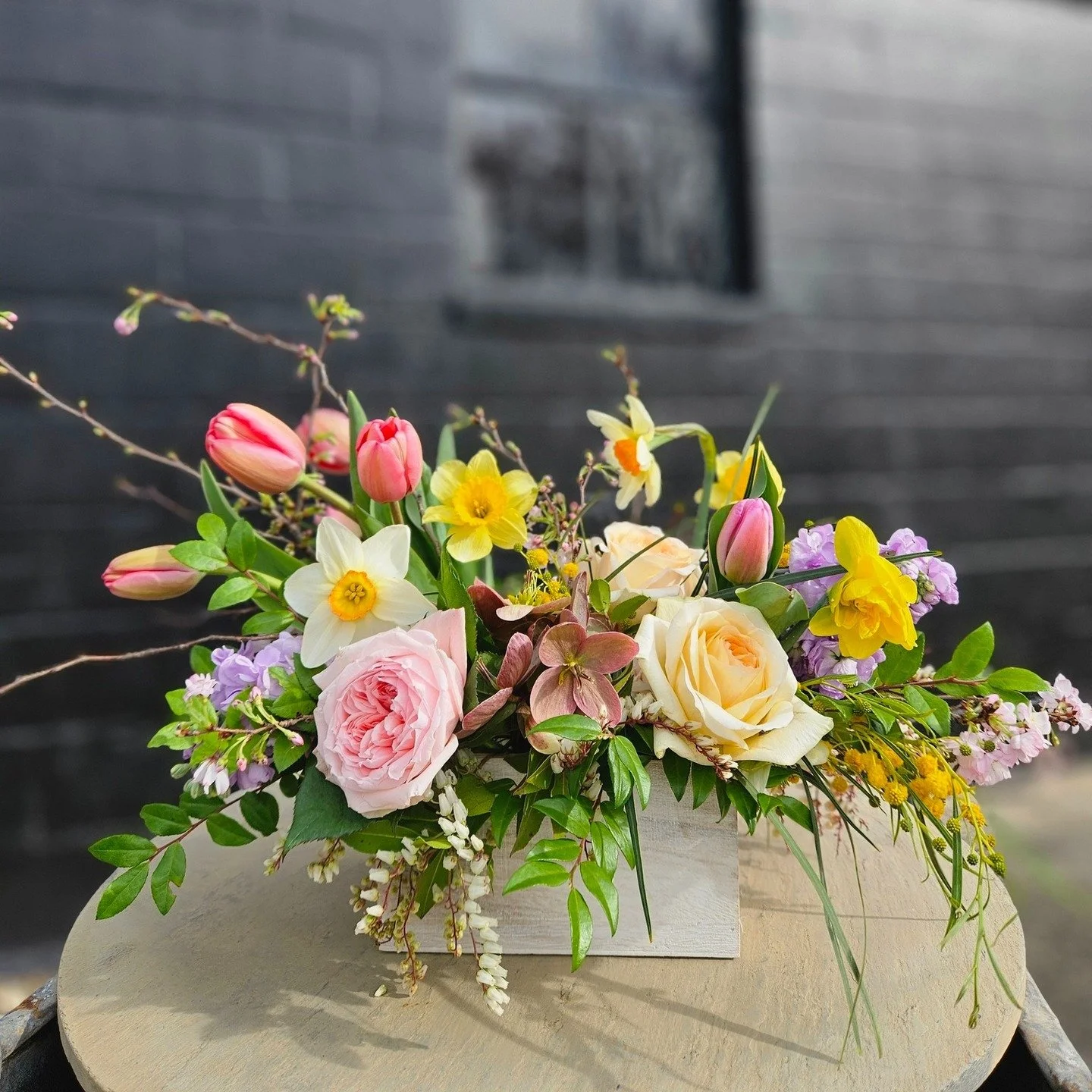 THIS SATURDAY 4/18 
LAST CHANCE FOR TICKETS
(link in comments)

🌸✨ Spring is in bloom and so are our favorite flowers! ✨🌸

Join us for a hands-on, bloom-filled workshop where our talented designers will show you how to transform fresh seasonal stem
