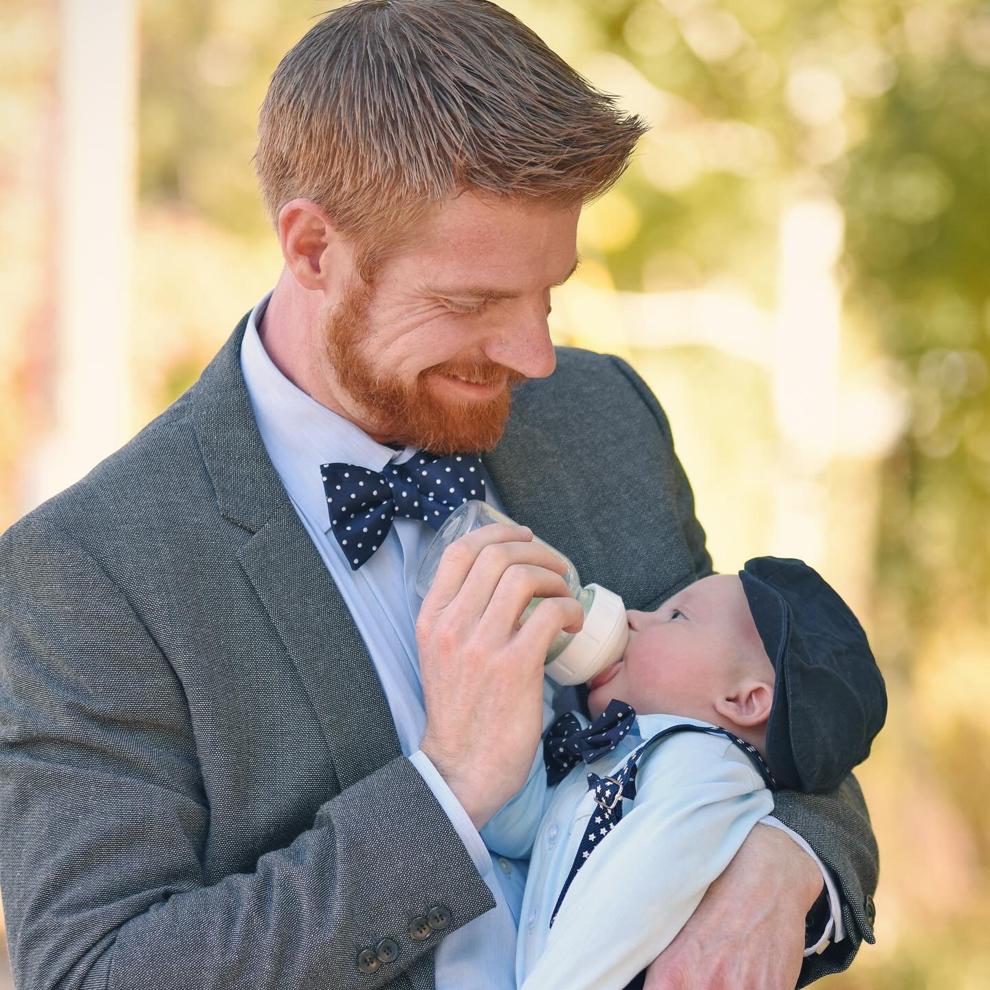 Love to see dads on the job at a wedding ❤️