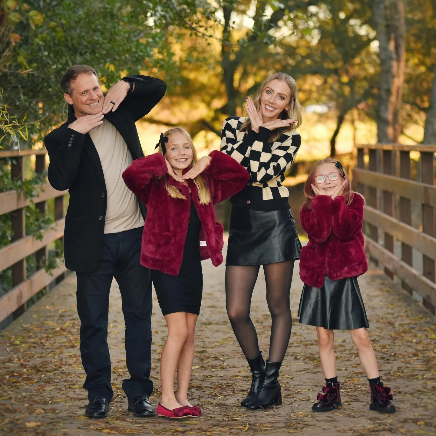 ❤️ ☀️ 🌳 that lighting though 🤩
.
#familyphotography #familyphotos #familyportraits #portraits #portraitphotography #auburn #placercounty #placercountyphotographer #goldcountry #nevadacounty #family #mom #dad #kids #fall #fallfamilyphotos #fallphoto