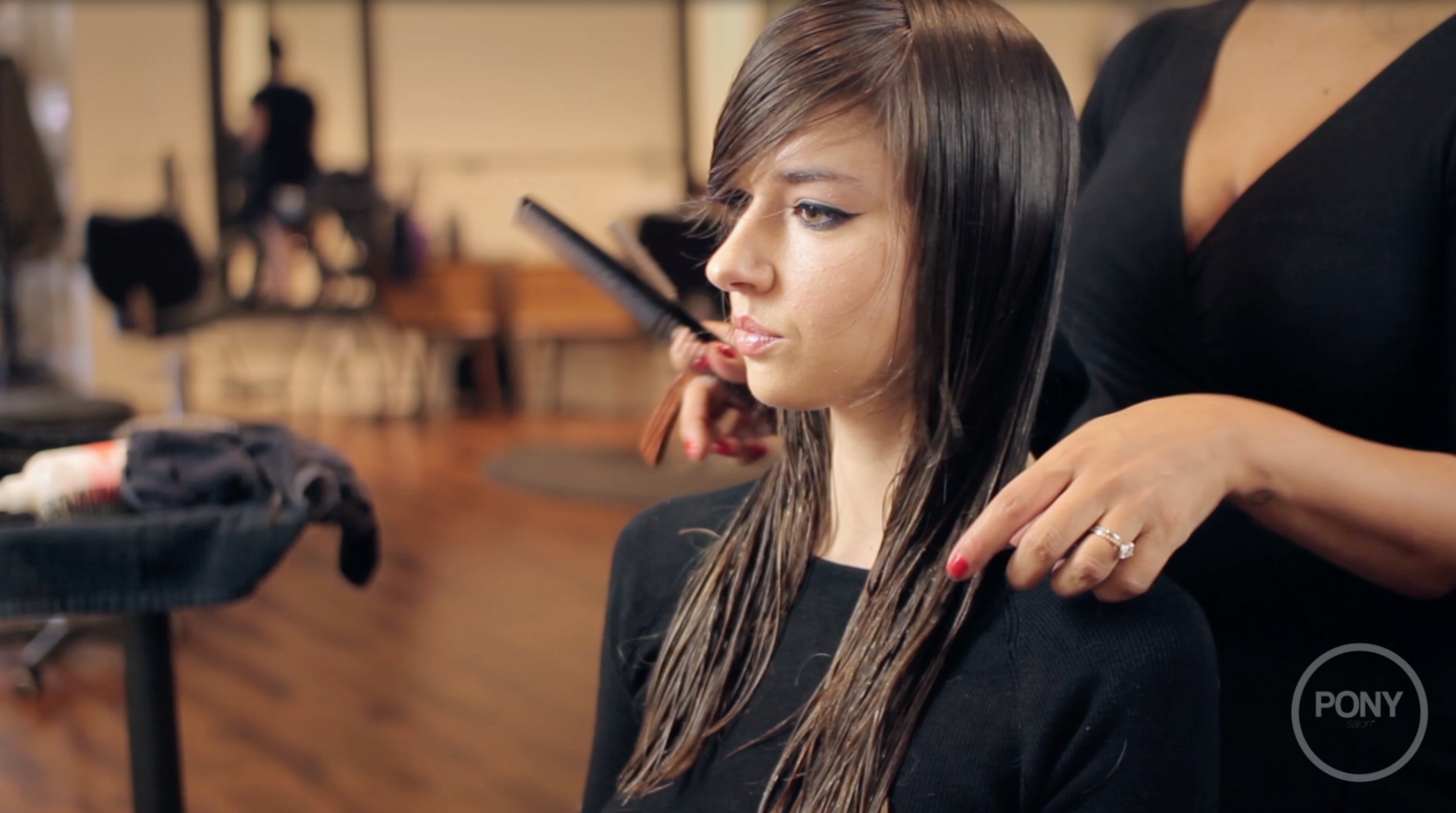 How-To's For Hairdressers: Long Layer Razor Demo