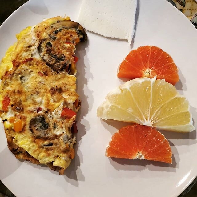 Brunch time!!!!! #omelette #brunch #yummy #stayhome #healthyfood #eggs #breakfast