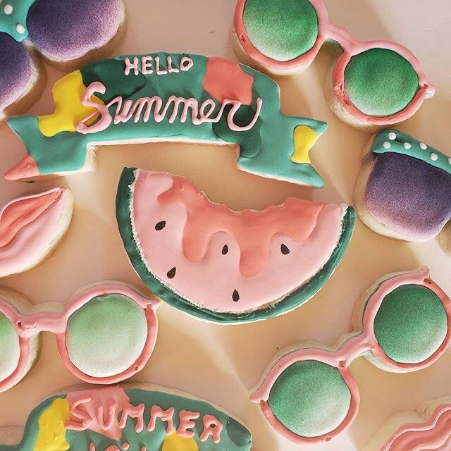 Summer cookie vibes! I need some cold watermelon! Yummy! 
#sugarcookiesofinstagram #royalicingcookies #summercookies #cookiesofinstagram #sugarcookies #customsugarcookies #workinprogress