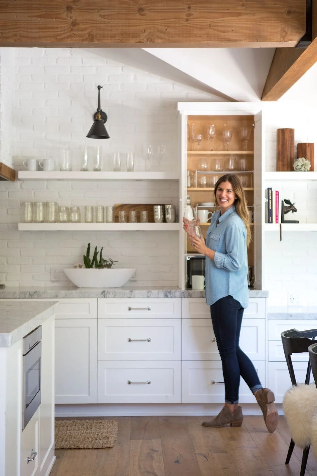 Episode 317: Declutter Your Room, Your Mind &amp; Your Life with Ria Safford, Professional Organizer &amp; CEO of RíOrganize