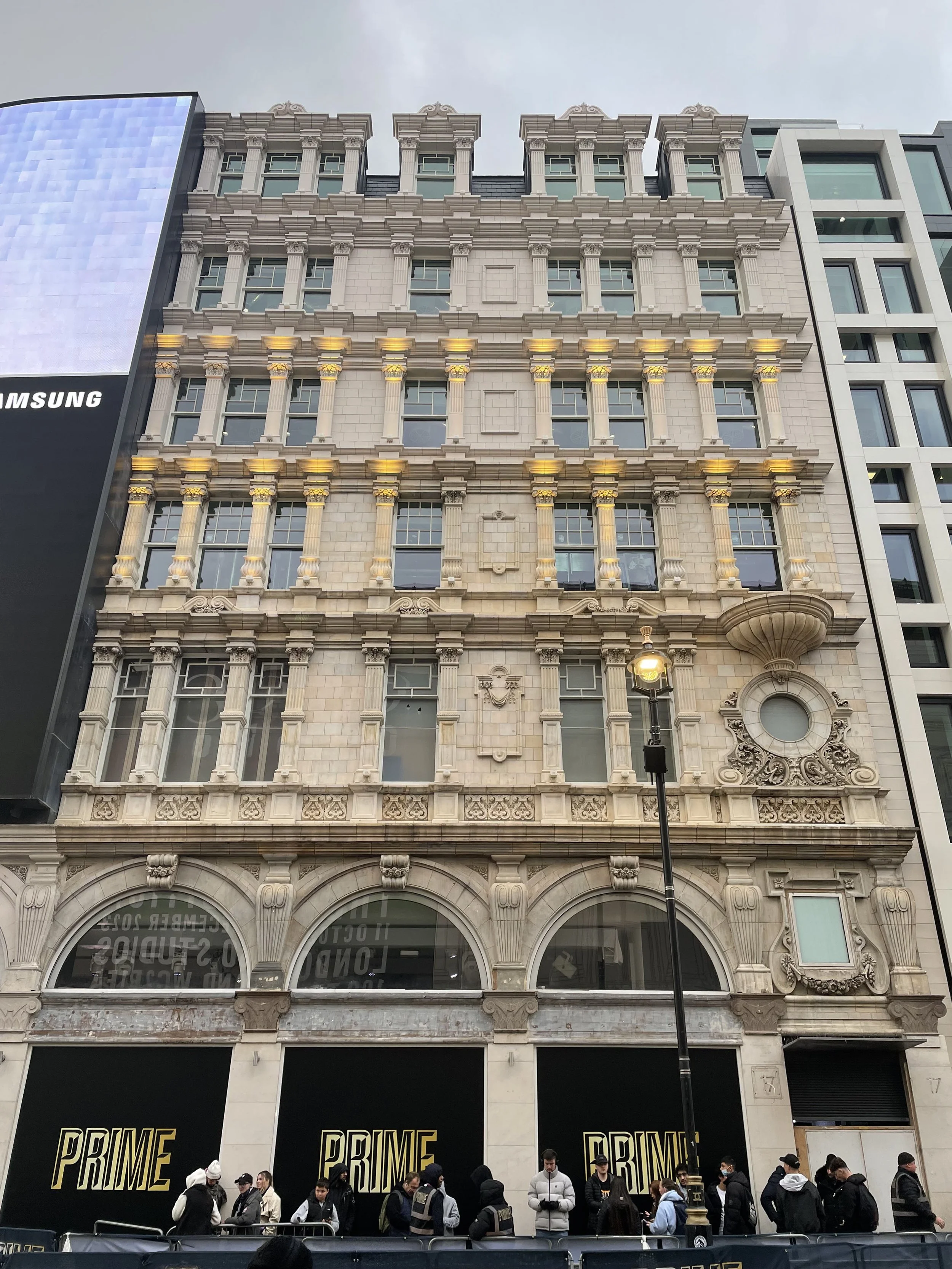 Lucent W1 Shaftsbury-01.jpg