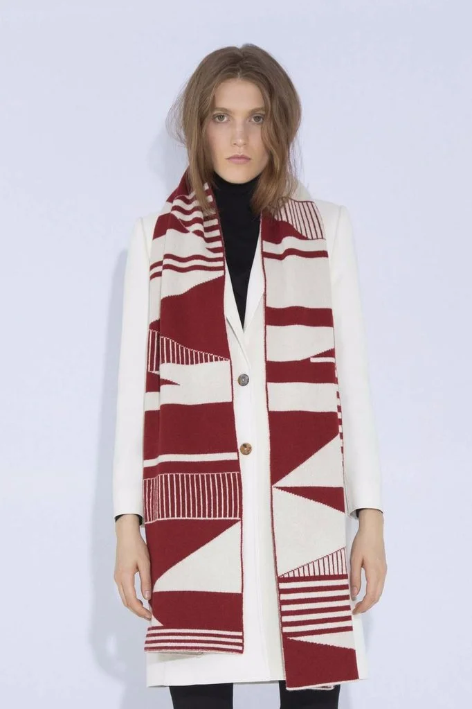 GREEN_THOMAS_SEMIPHORE_RED_WHITE_BLANKET_2_409ca908-977e-4fdc-aacb-8b0d4a9871f4_1024x1024.jpg