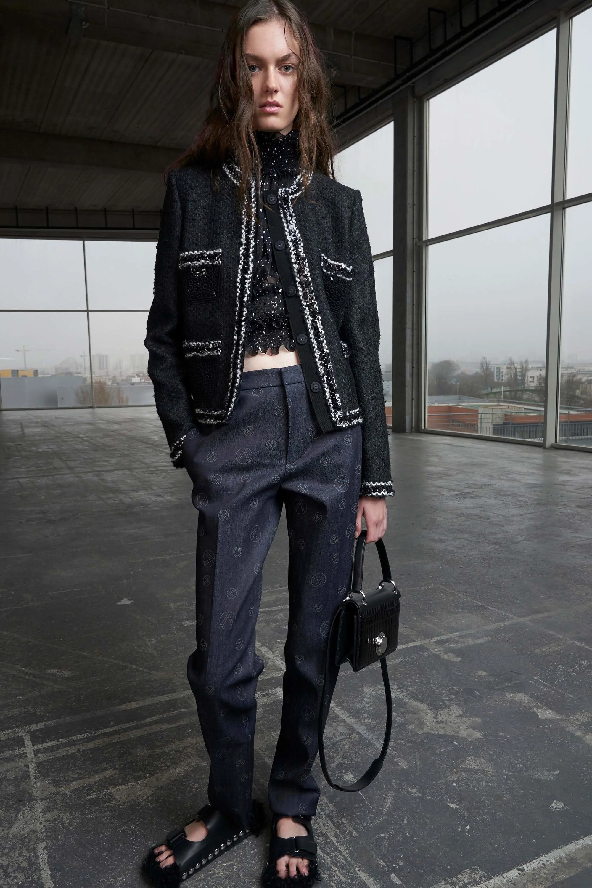01-giambattista-valli-pf18-lookbook.jpg