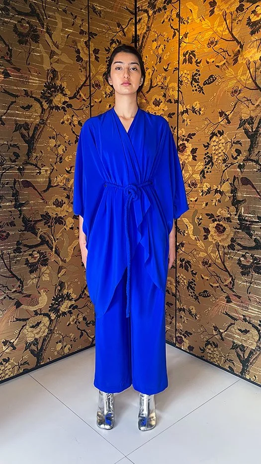 EPOK-ECOMMERCE-WRAP-BLOUSE-OBIJIME-CREPE-DE-CHINE-SAPPHIRE-BLUE-FRONT