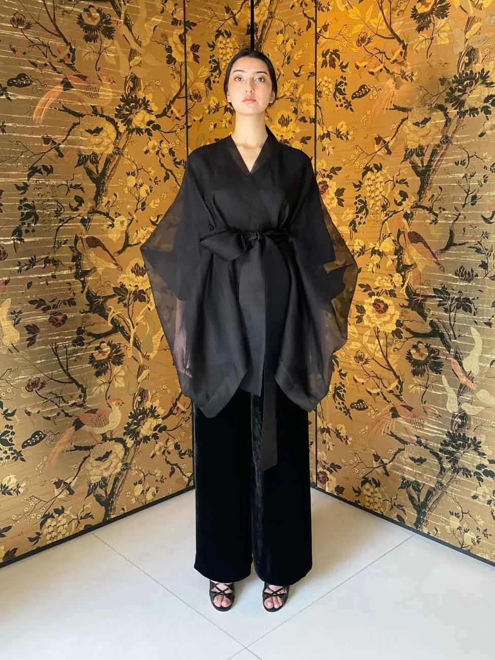 EPOK-ECOMMERCE-CAPE-SHEER-ORIGAMI-SILK-ORGANZA-ONYX-BLACK-FRONT