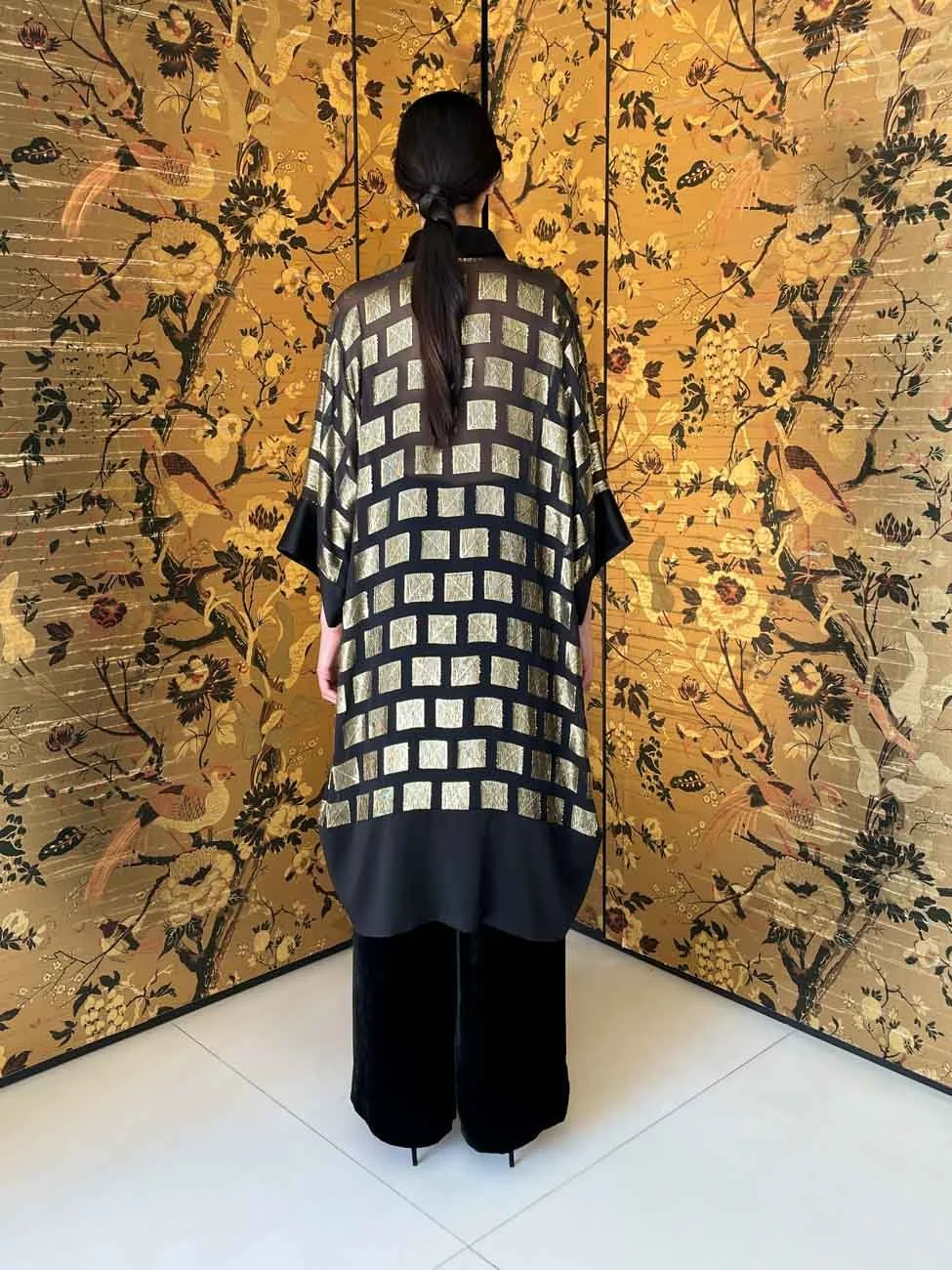 EPOK-ECOMMERCE-KAFTAN-BORDERED-DRESS-EMBROIDERED-CHIFFON-ONYX-BLACK-METALLIC-GOLD-BACK