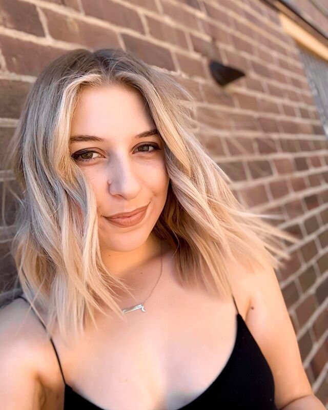 ✨ We&rsquo;d love to introduce you to our amazing new stylist, the gorgeous Maddie... @maddie_thphair⠀⠀⠀⠀⠀⠀⠀⠀⠀
She is a beautifully talented stylist and quite the perfectionist. Her favorite colour techniques are lived-in blondes, balayage and bright