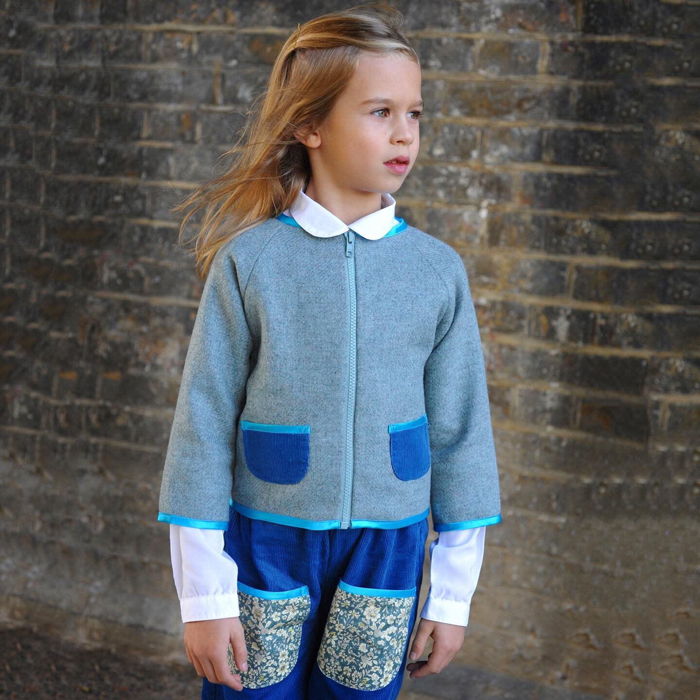 Happy December!
It&rsquo;s getting chilly out there ❄️ but you can keep the cold out with this gorgeous little zip through jacket. Lovely soft British wool and fully lined. Works for boys or girls!

#kidsjacket #britishwool #duckeggblue #kidsclothing