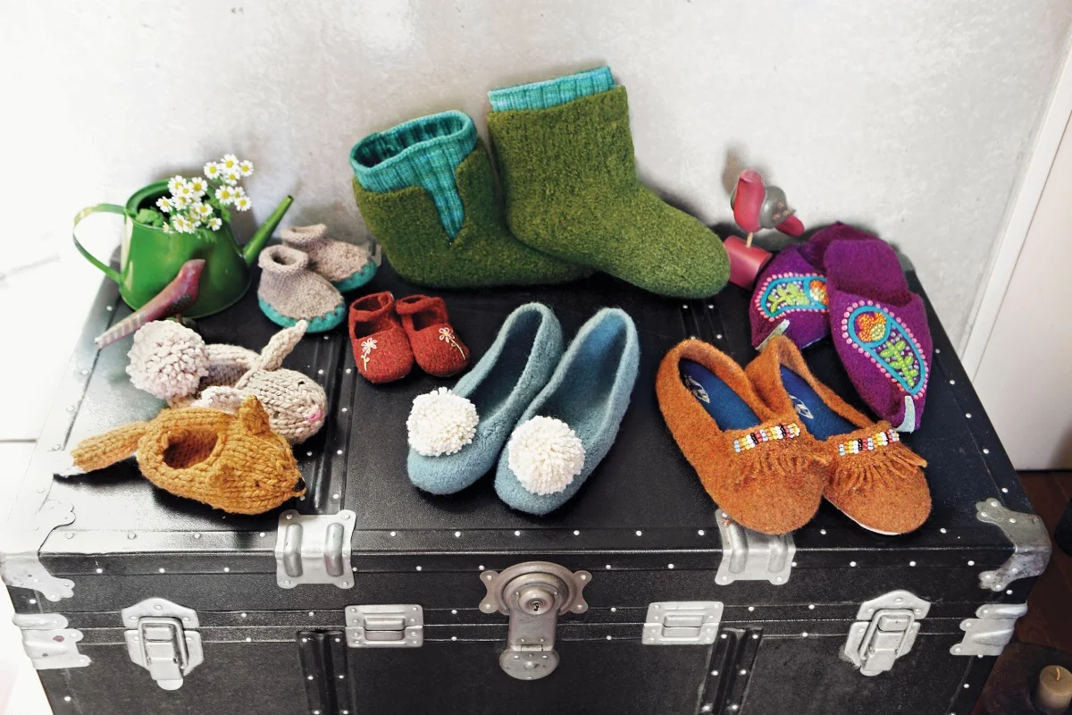 knittedslipperbook_p26-27.jpg