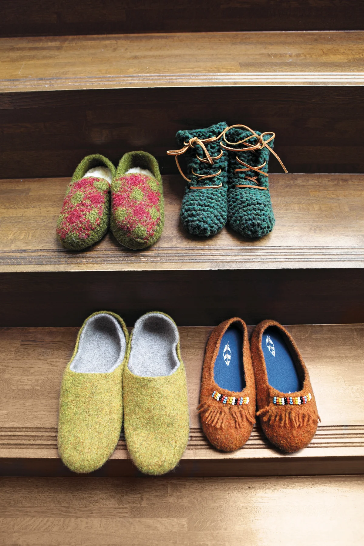 knittedslipperbook_p2.jpg