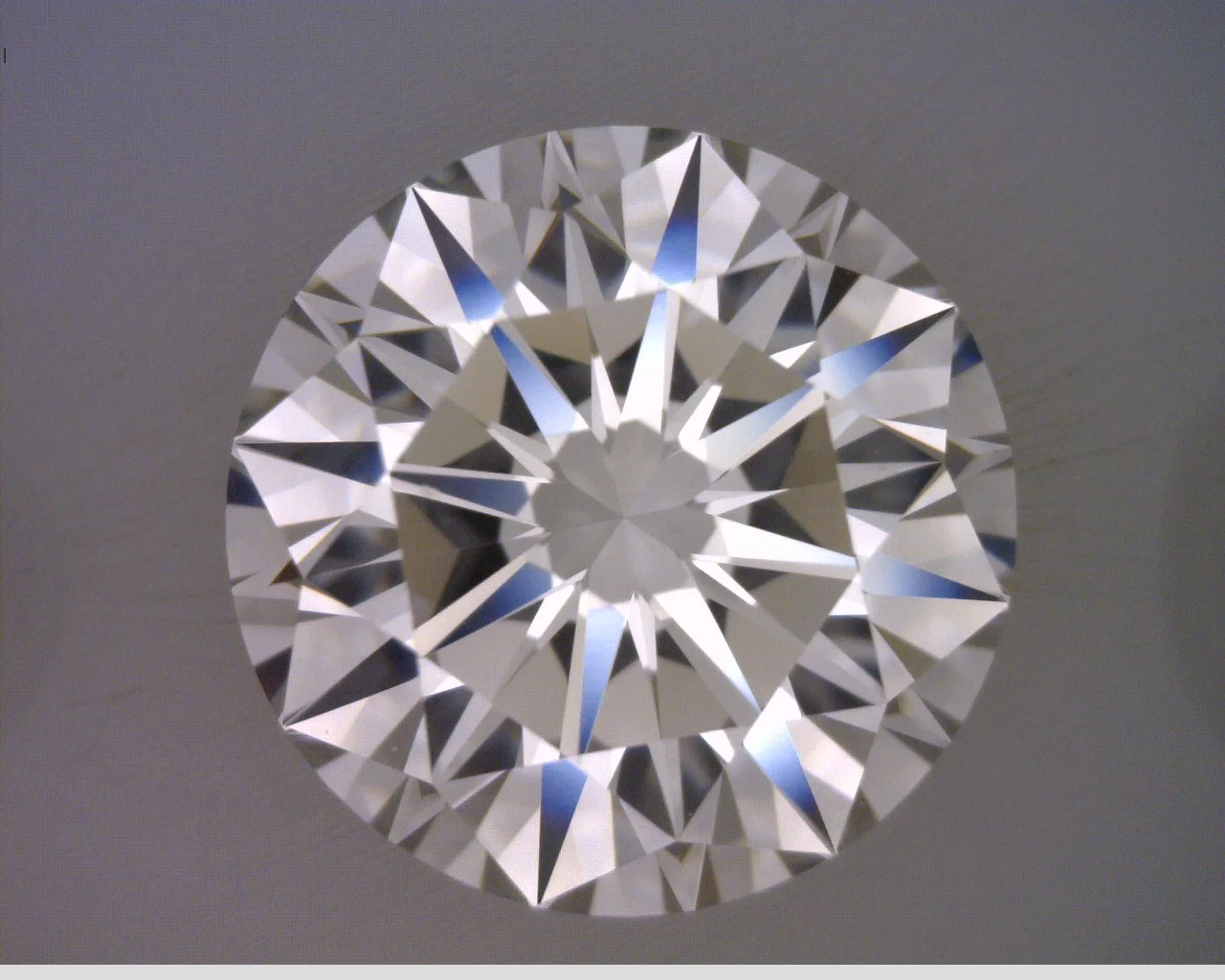 4.04CT H/SI2 Round diamond $17,000