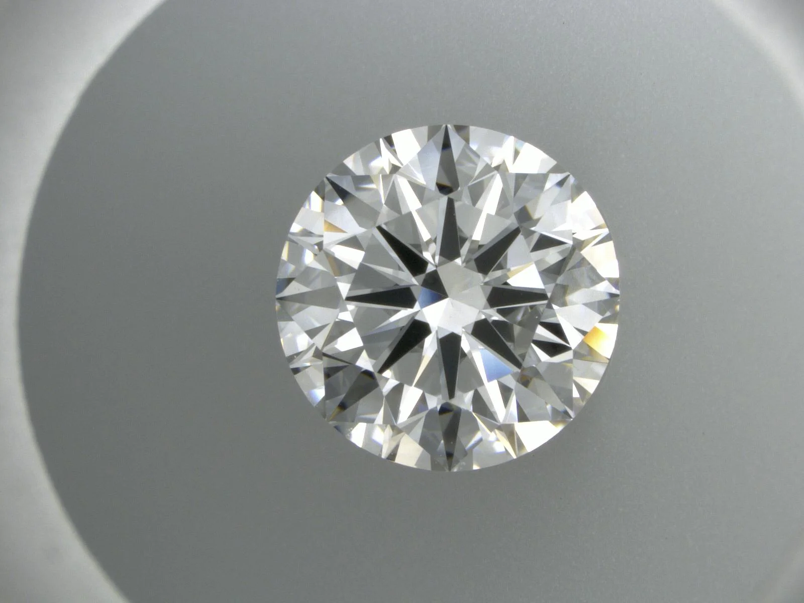 3.01CT H/SI1 Round diamond $15,000