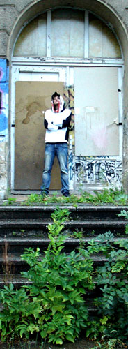 Puffin hoodies, street performance view