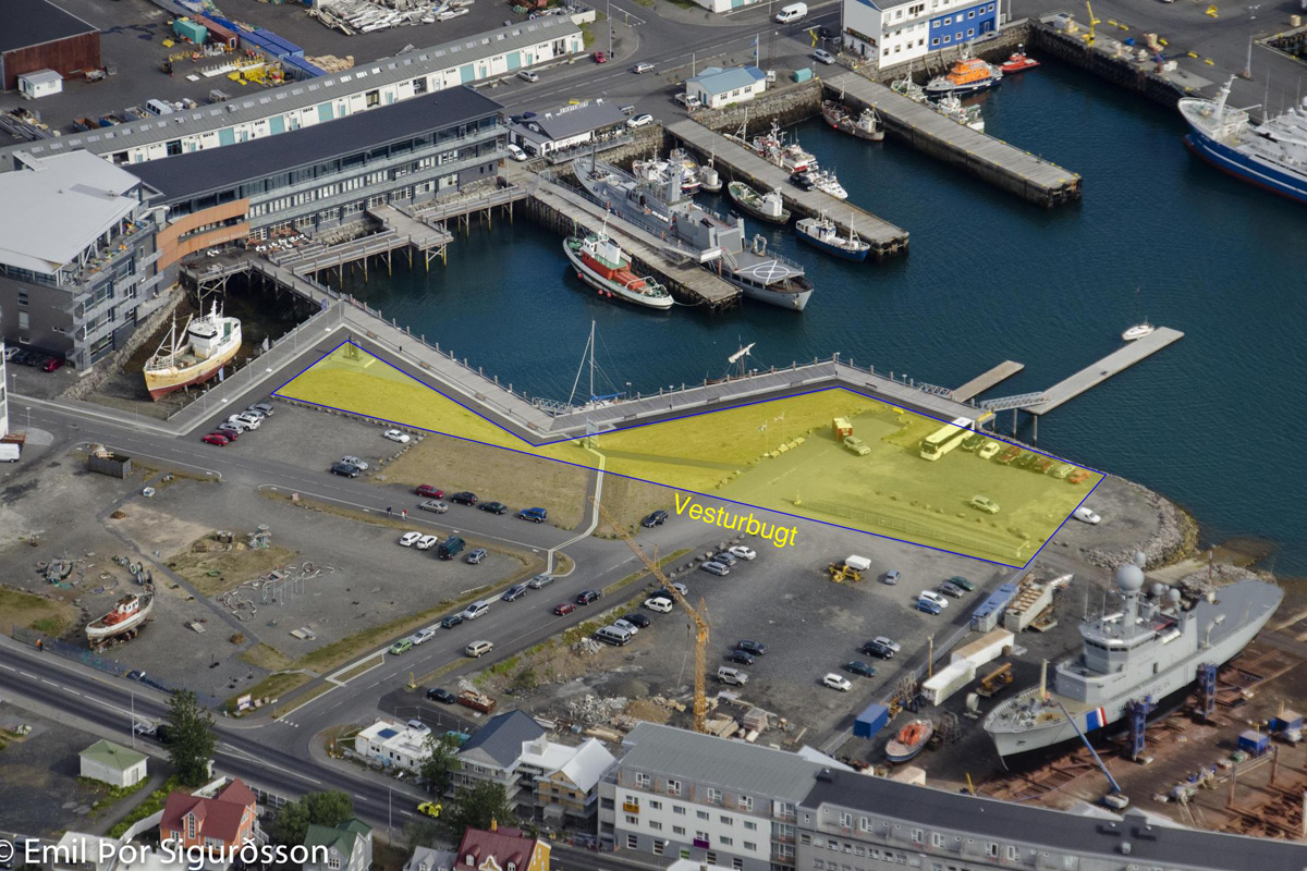 The proposal was made as a central piece for the Vesturbugt area. Here seen as the larger green triangle. The parking space is being developed into a new shoreline residential area and the new sculpture will sit in front of it as a social space. Winning proposal for the residential area.