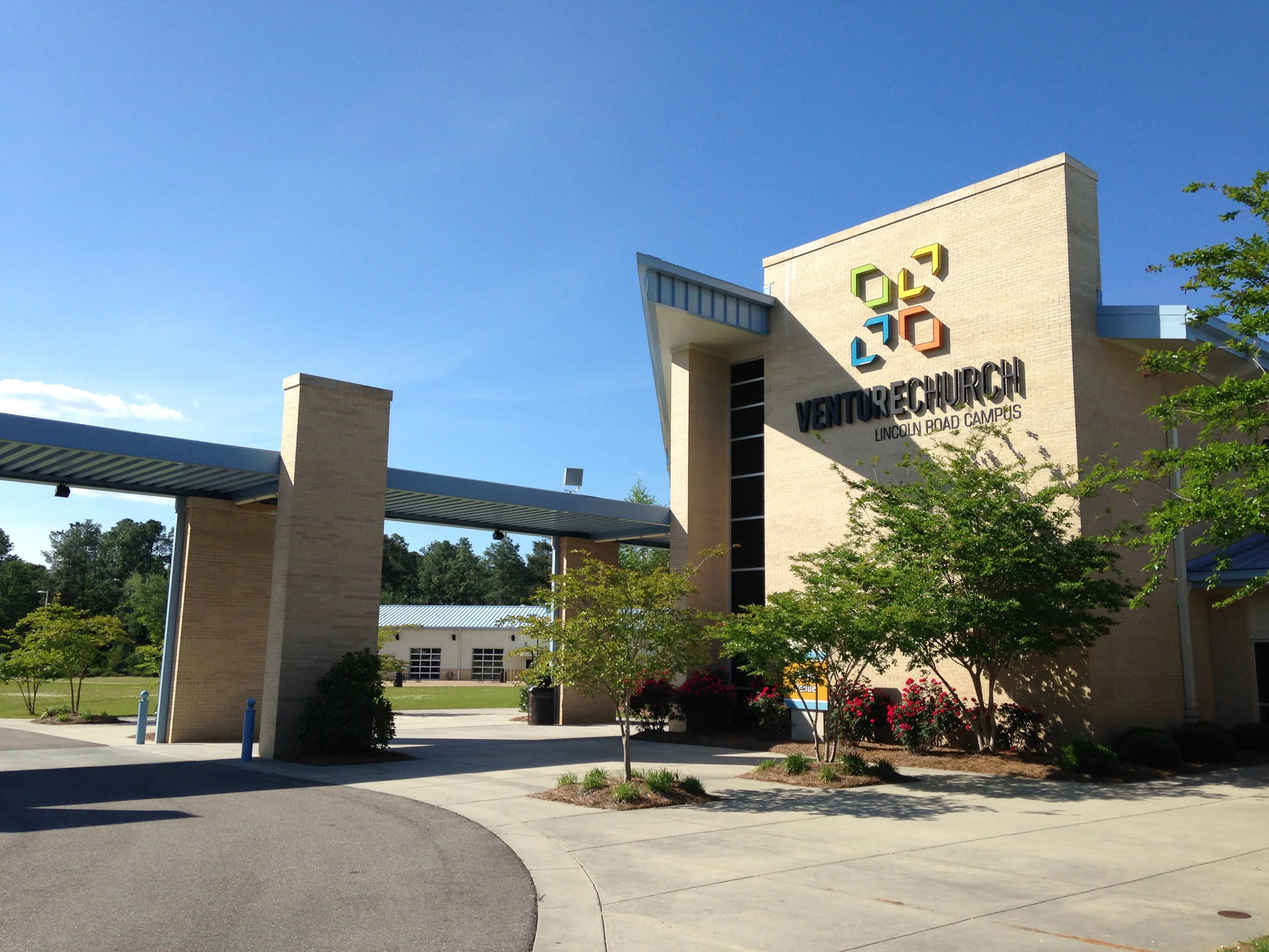 Venture_LincolnRoadCampus_CampusShot_01.jpg