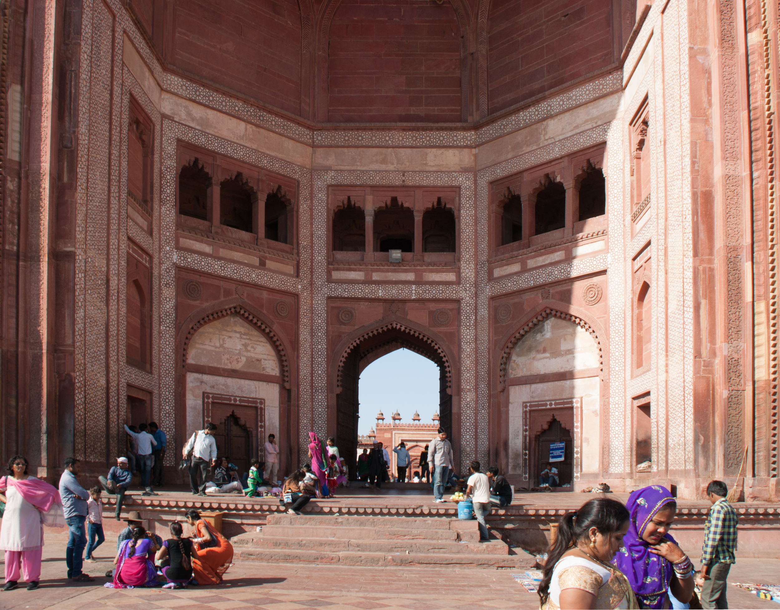 Gateways being used as spatial dividers at Fatehpur Sikri in Uttar Pradesh, India and the Taj Mahal in Agra, India.