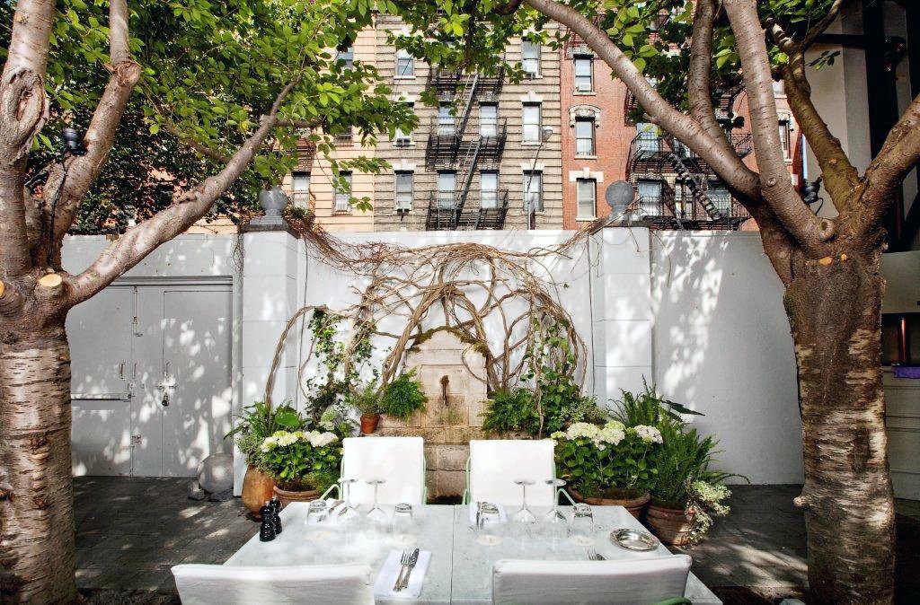 LadureeGarden - fountain_RT.jpg