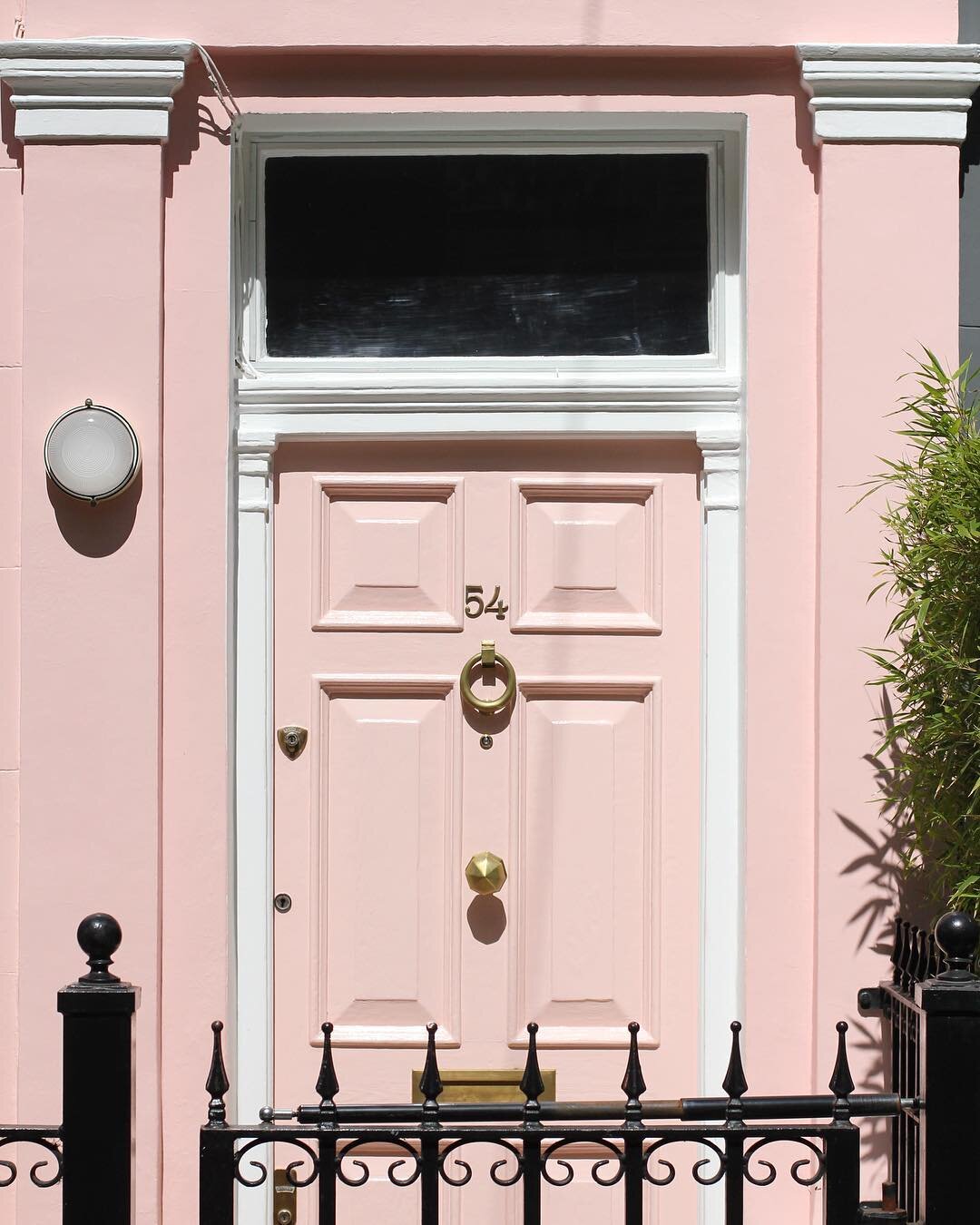 l o n d o n &bull;
&bull;
&bull;
&bull;
&bull;
&bull;
&bull;
&bull;
#candycolor #throwbackthursday #pink #mood #pinkdoor #london #travelphotography #travelpost #candycoated #candyminimal #pinkcity #uk #canon #travel #visitlondon #londontourism