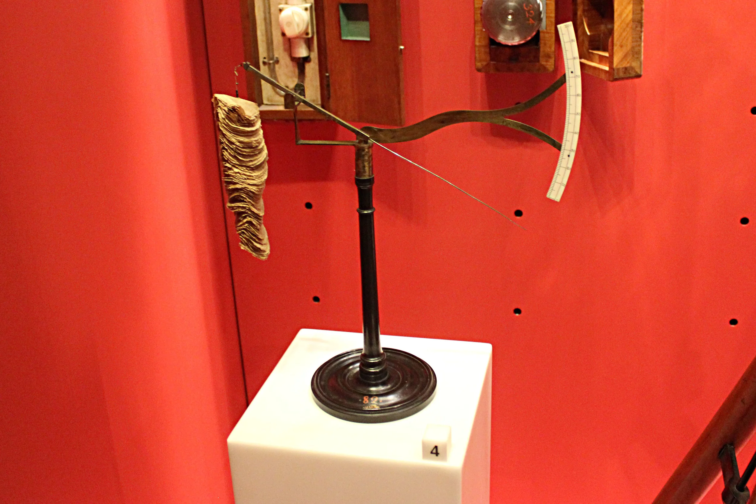 A Paper-Disk Hygrometer