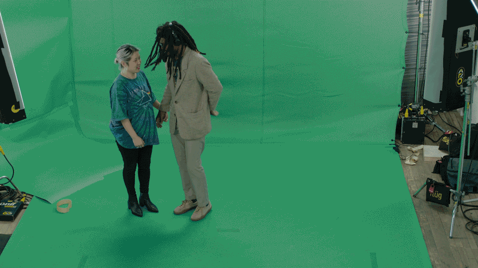 img_moveon_hug_silo_sequence.gif