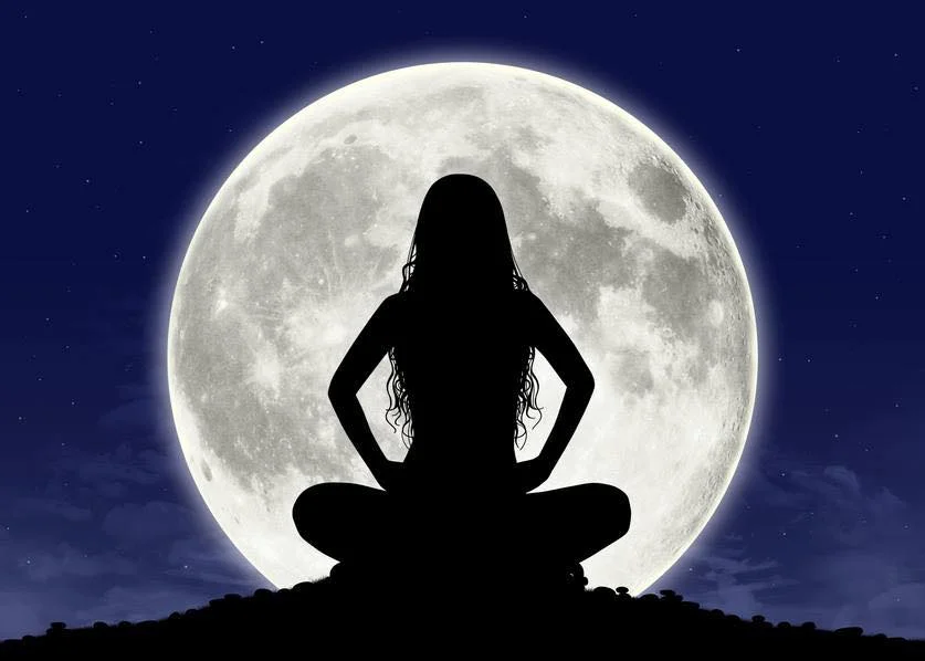 women full moon.jpg