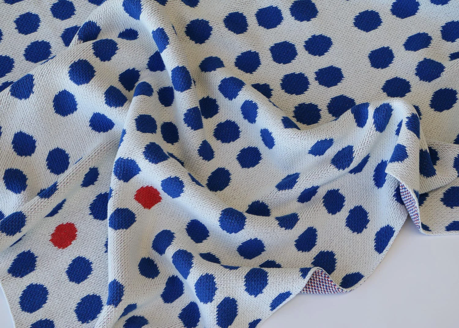 BLUE DOT BLANKET
