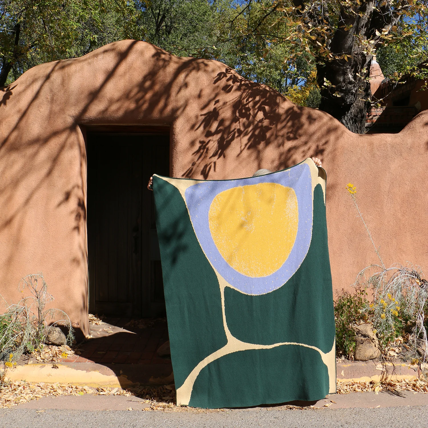GOLD SHAPE BLANKET