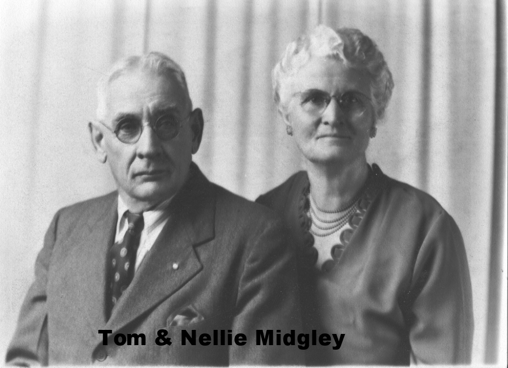 MW-6 Uncle Tom & Aunt Nellie Wallace Midgly.jpg