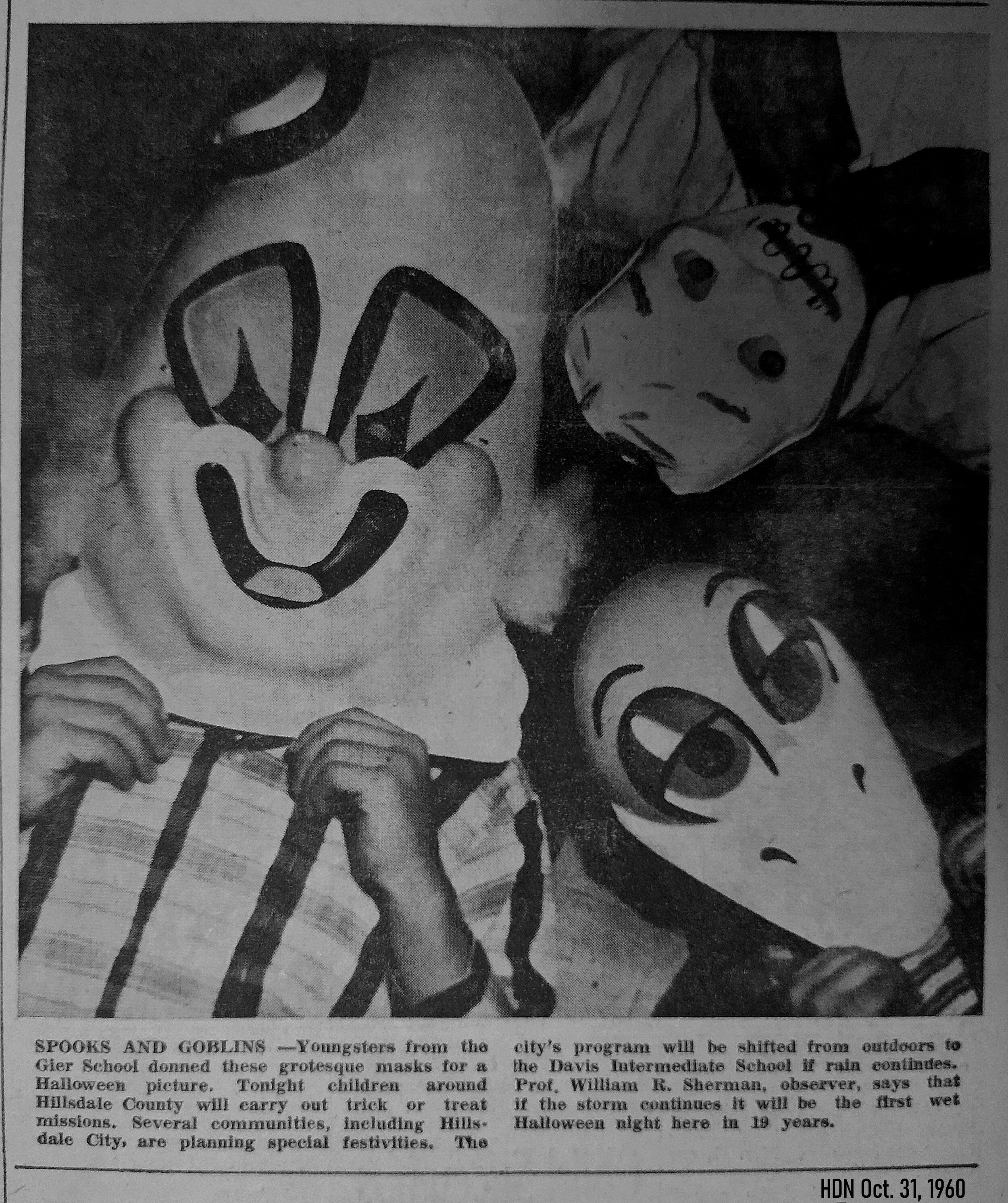 Spooks and Goblins - Gier School Younsters - HDN Oct. 31, 1960.jpg